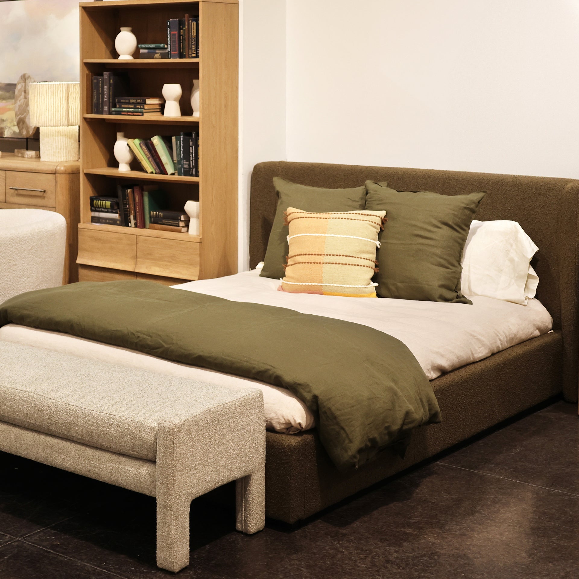 Tobias Bed - What A Room