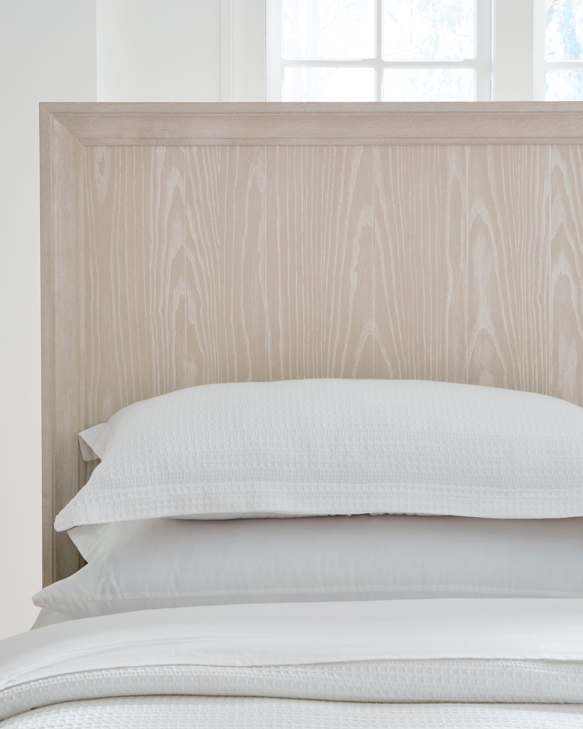 Maxime Two Drawer Footboard Storage Platform Bed In Ash - What A Room