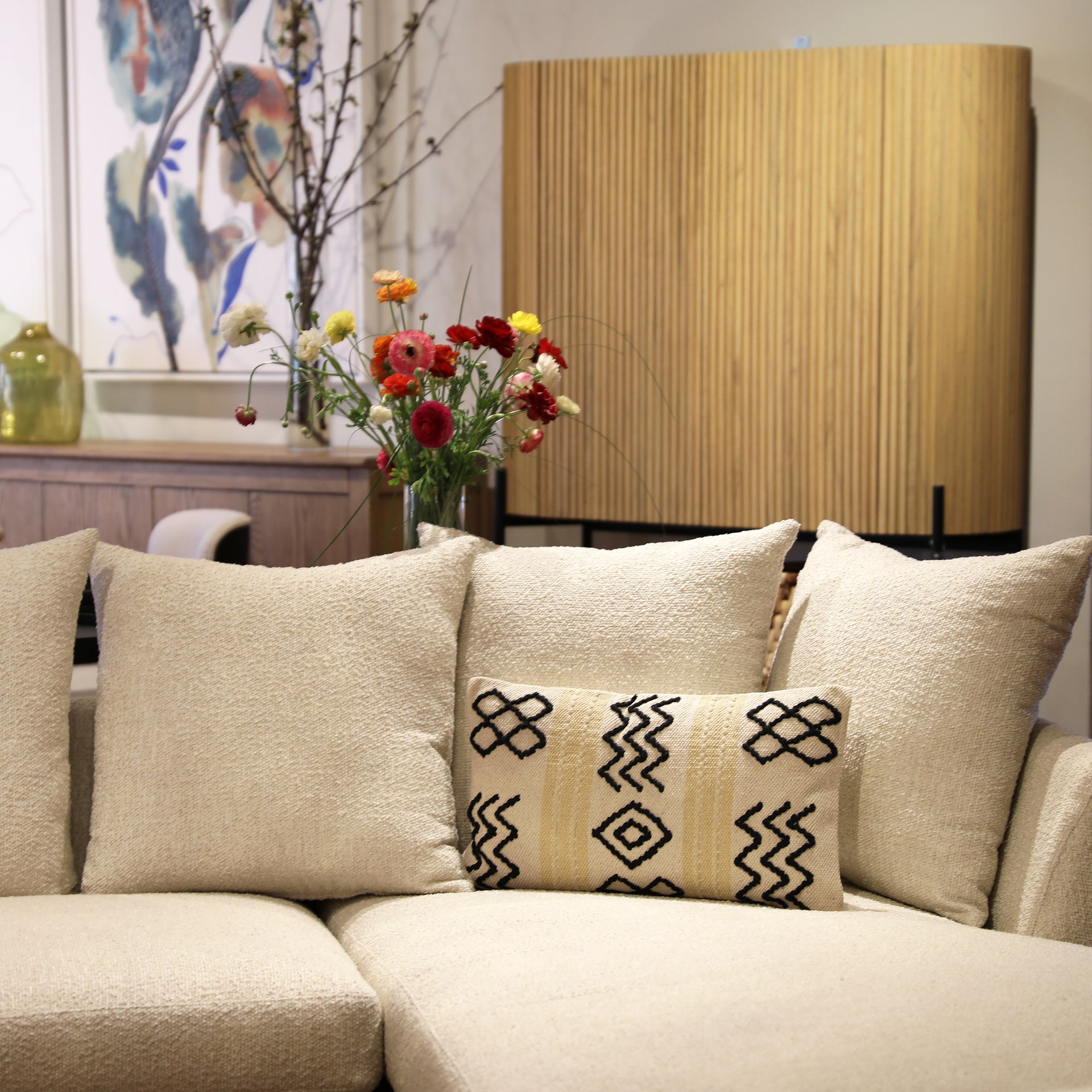 Kaarlo Pillow - What A Room