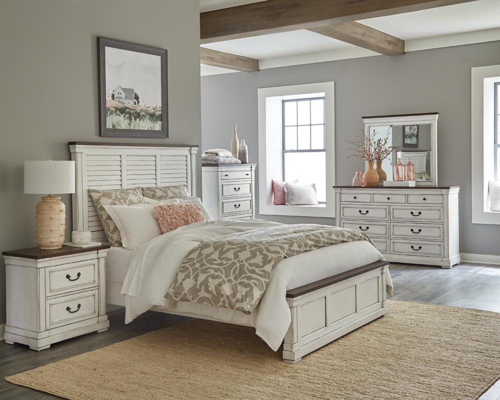 Hillcrest 4-piece Panel Bedroom Set White and Dark Rum - What A Room
